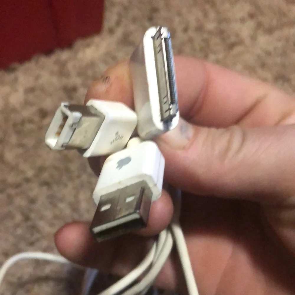 Apple White 30-pin to USB Charging Cable